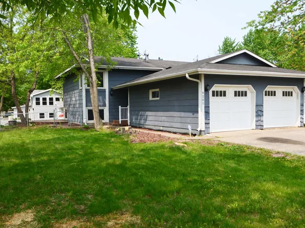 9201 Forestview Ln N, Maple Grove, MN 55369