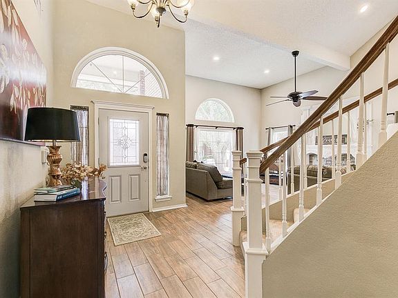 4th image of 7804 Blossom Dr