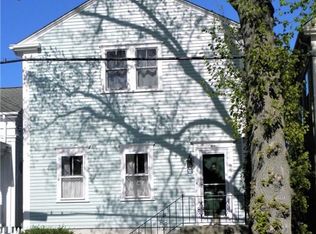 210 High St, Bristol, RI 02809