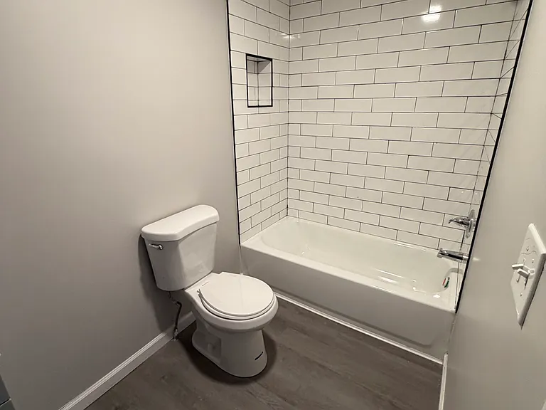 723 Burden Ave #1 — Photo 4