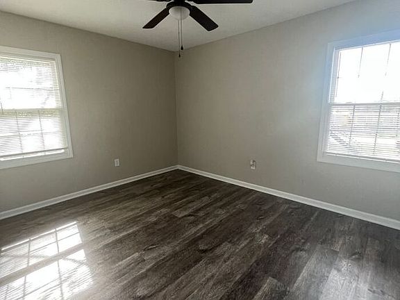 4th image of 412 Hagood St APT 2B