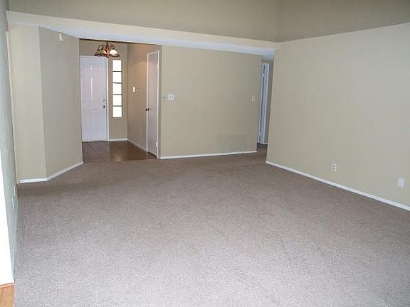 Entry / Family room
