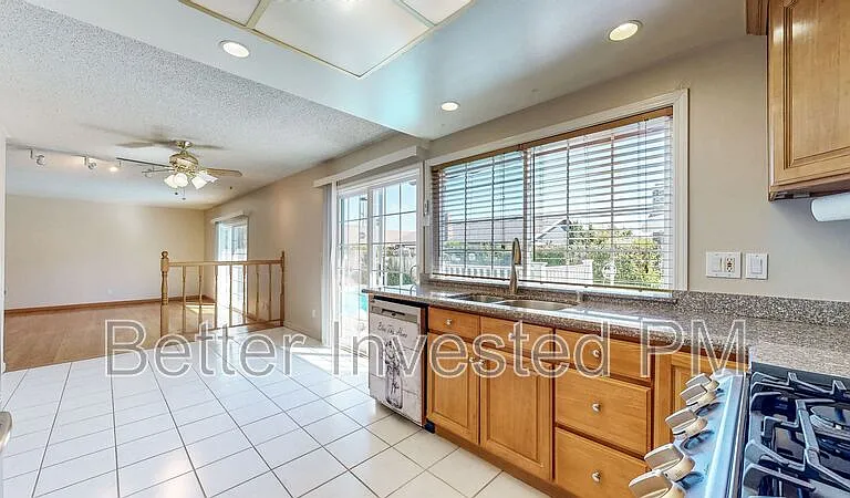 848 Sprucewood Ct — Photo 61