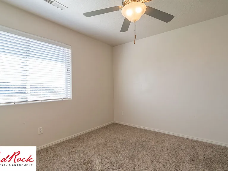 Fourplex - 620 W Evans Ridge — Photo 47