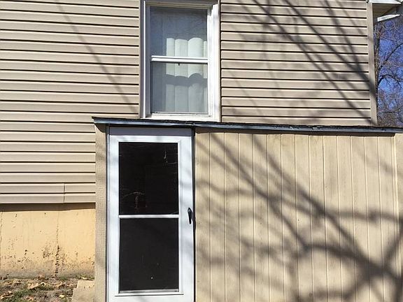 3rd image of 1318 Skyline Dr