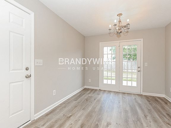 5th image of 701 Holland Ridge Dr