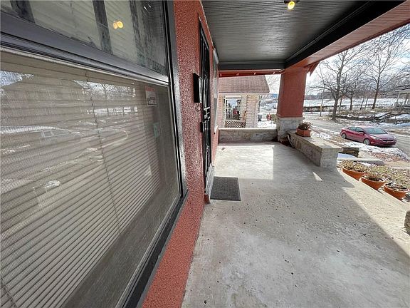 3rd image of 2537 Mersington Ave