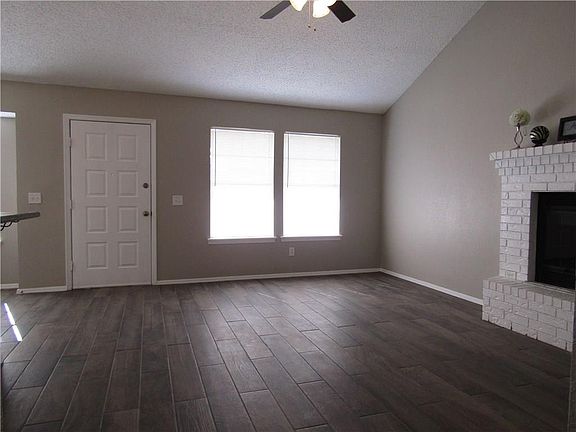 5th image of 10104 S Douglas Ave