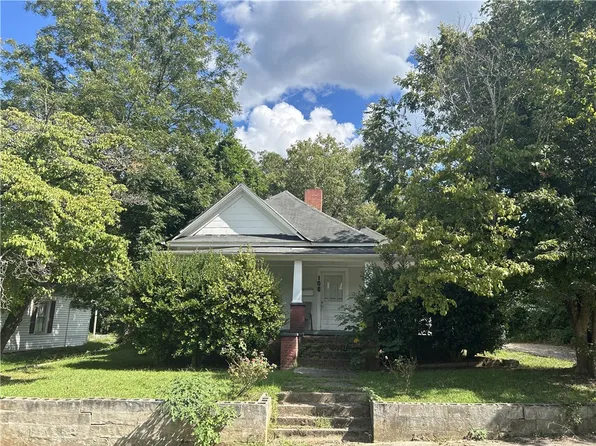 108 Cambridge St, Abbeville, SC 29620