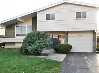 8303 W Maynard Rd, Niles, IL 60714