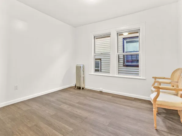 7-06 College Point Boulevard image 29 of 44