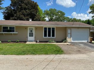 215 S Washington St, Byron, IL 61010