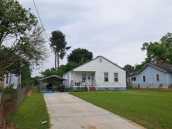 3rd image of 2108 Division St