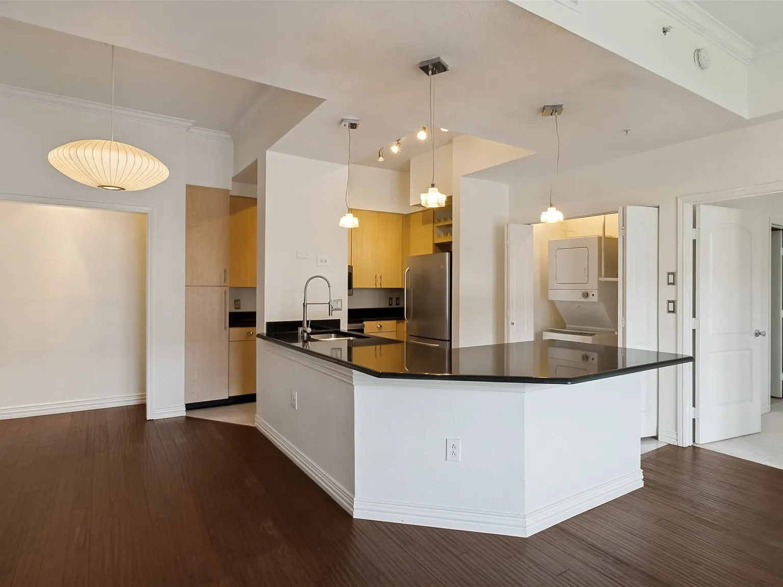 2 bed, 2.0 bath, 1154 sqft, $2,750 — Photo 3