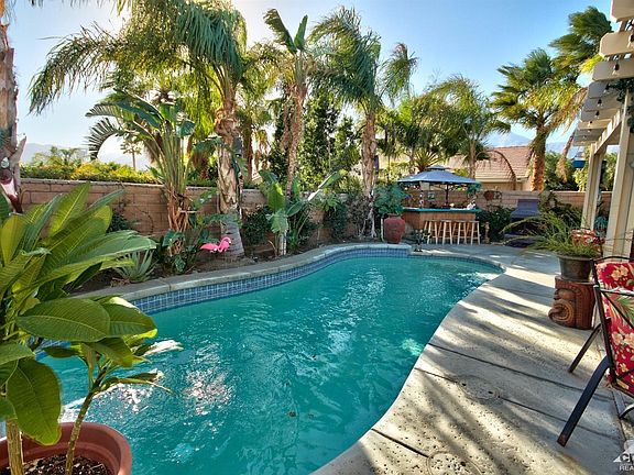 2nd image of 1539 Amelia Way