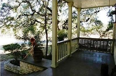 3rd image of 1001 Oak Meadow Dr
