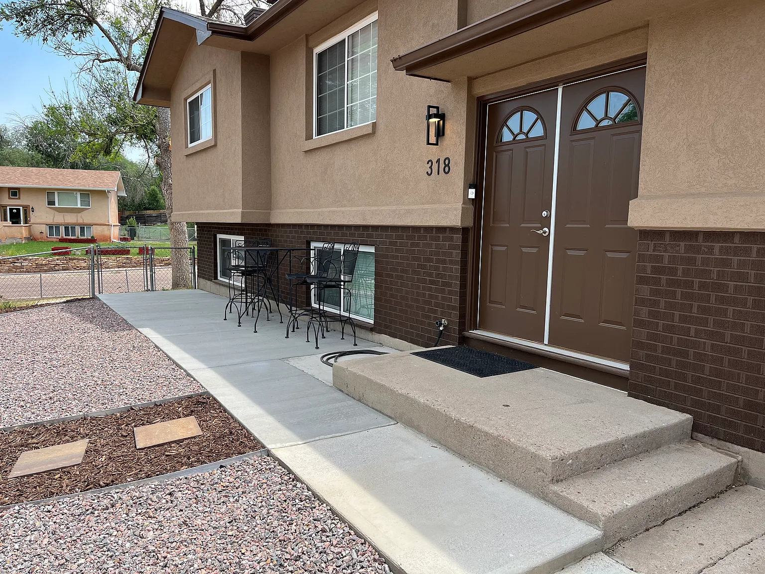 3 bed, 1800 sqft, $2,600 — Photo 2