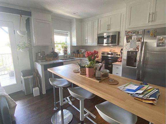 5th image of 333 W 45th St APT 307