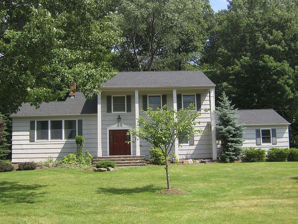6 Meadowbrook Road