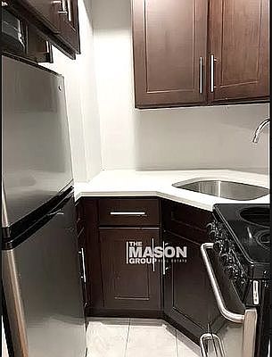 5th image of 432 E 88th St #400