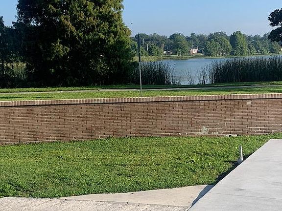 2nd image of 101 Lake Hunter Dr APT 3