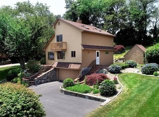 55 Annette Dr, Portsmouth, RI 02871