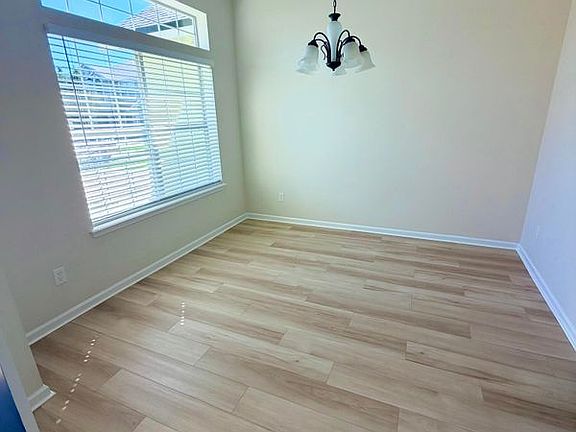 5th image of 5199 Armsgate Ct
