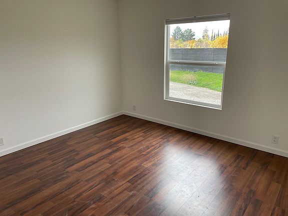 2nd image of 40 Kalana Ave