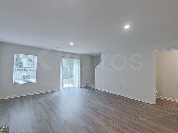 3rd image of 366 Ironwood Ct