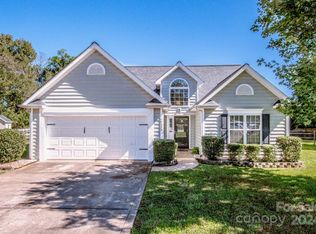 14322 Chenault Dr, Huntersville, NC 28078