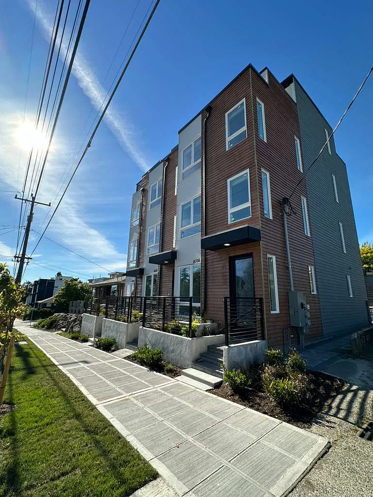 3 bed, 2.5 bath, 1430 sqft, $3,690 — Photo 4