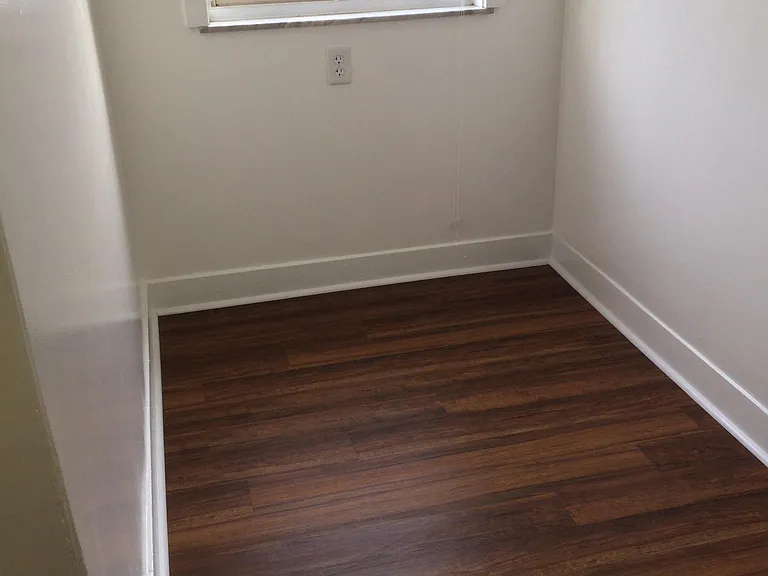 2110 Arlington Ave — Photo 9