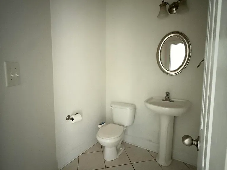 136 Roseine Dr — Photo 11