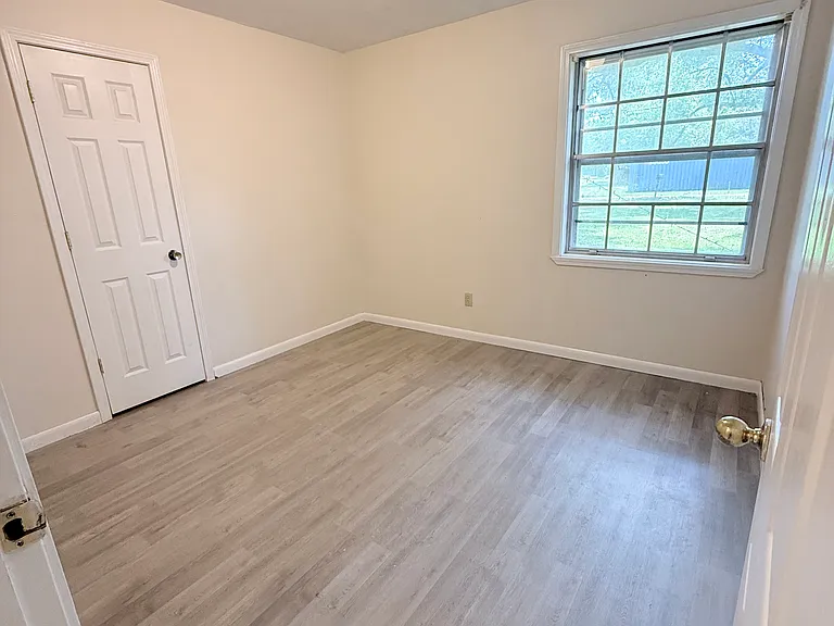 7700 Elder Ferry Rd — Photo 12