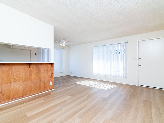 3rd image of 4848 St Elmo Dr APT 4