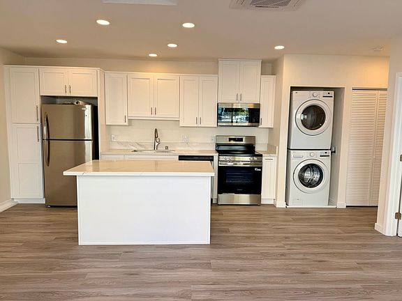2nd image of 3227 W Stonybrook Dr