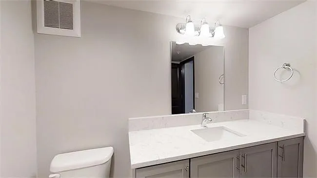 464 Main St #C — Photo 6