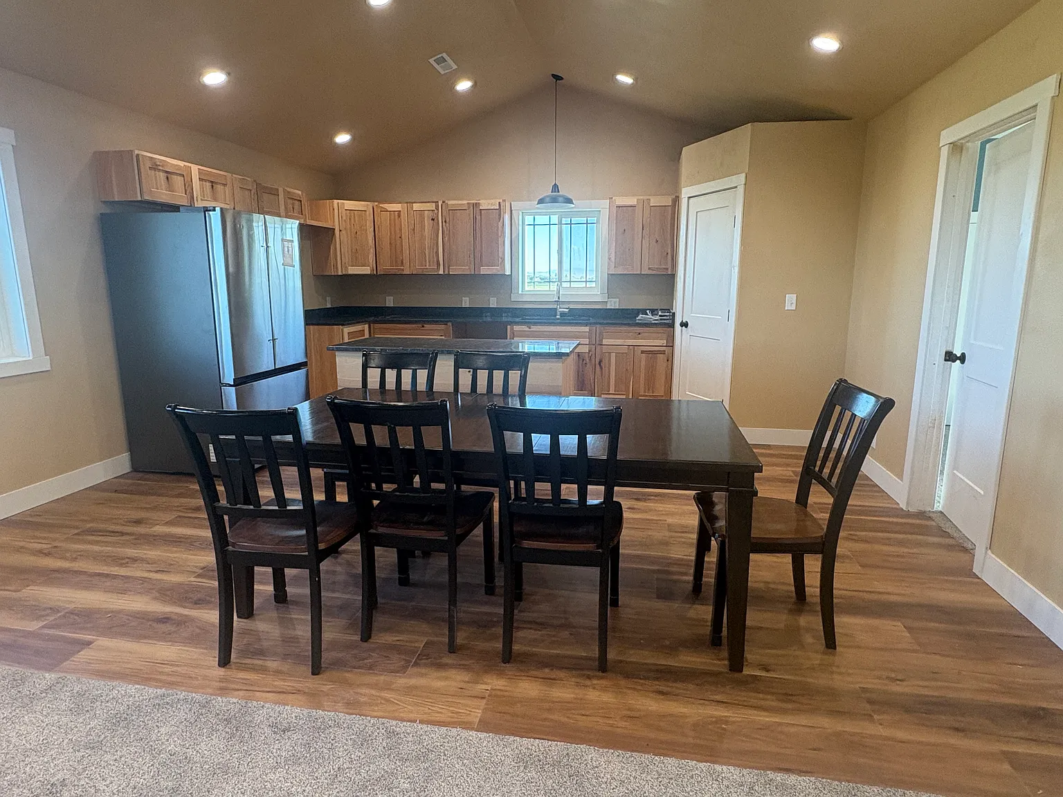 2 bed, 1500 sqft, $1,200 — Photo 4