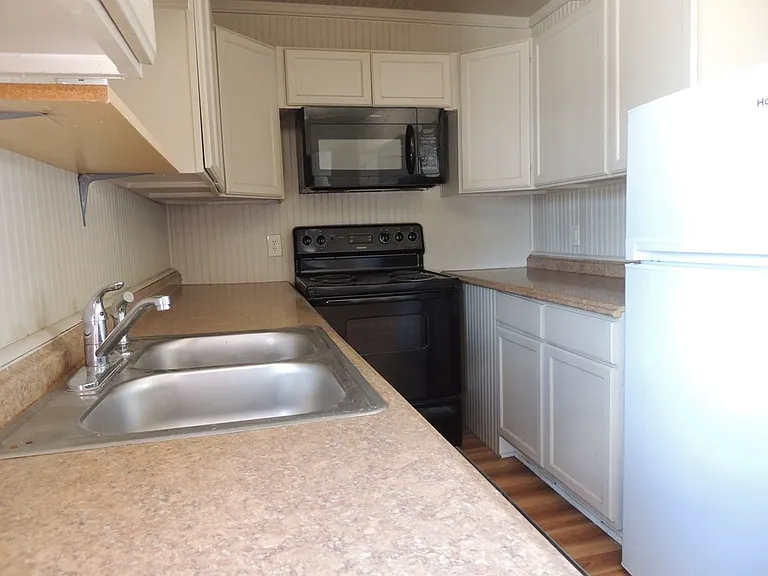 4403 S Faye Ave #F — Photo 4