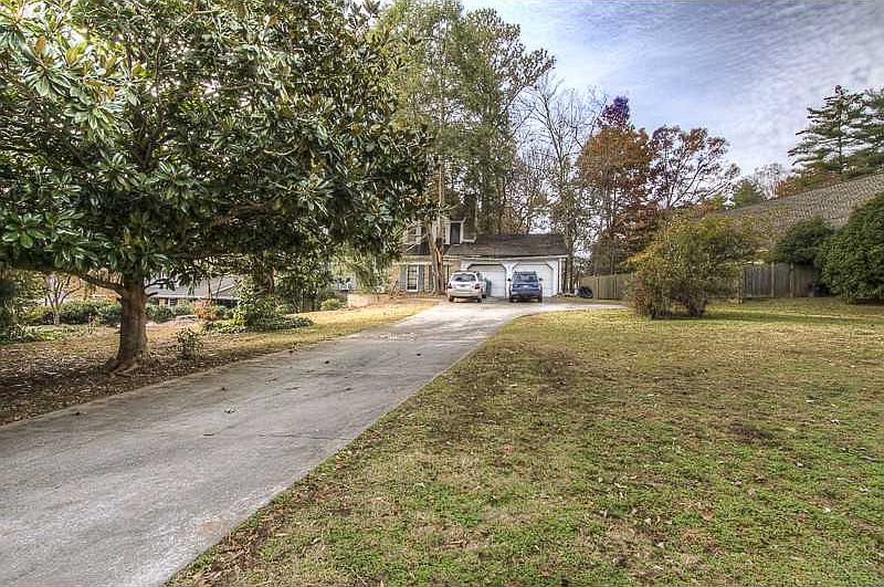 2nd image of 1305 Brooklawn Rd