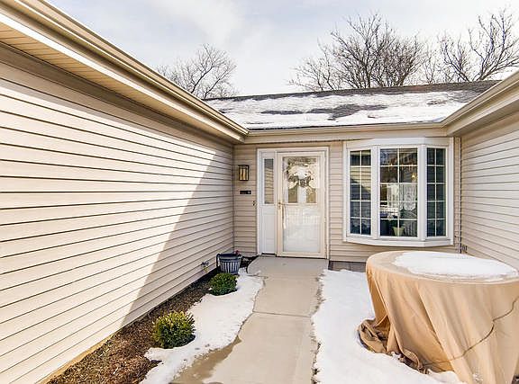 2nd image of 323 Loveland Dr