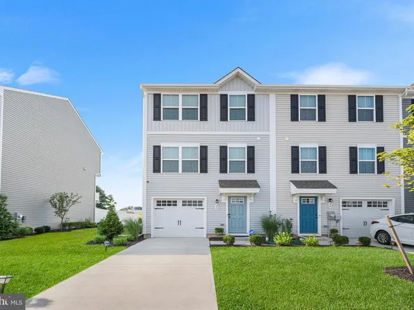 26 L Wendowski St, Edgewater Park, NJ 08010