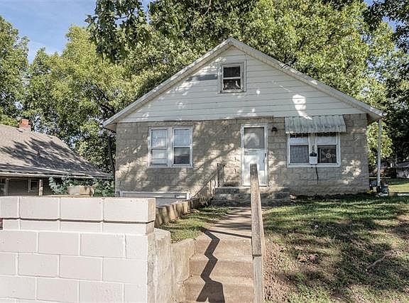 2nd image of 523 Donnelly Ave