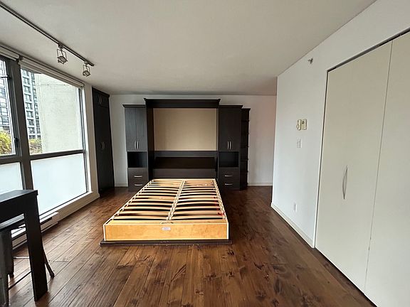 4th image of 1238 Richards St #501