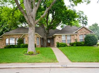 1445 Covington Dr, Desoto, TX 75115
