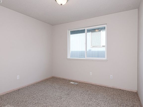 2nd image of 3106 NE 54th St