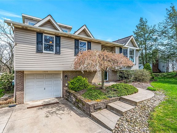 2nd image of 104 Whitney Dr