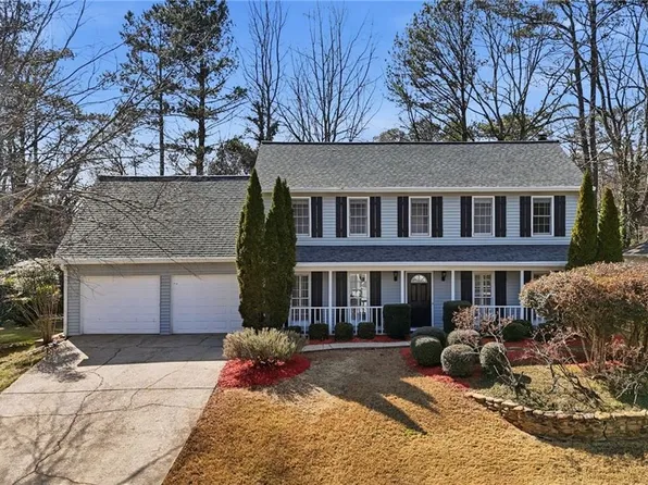 320 Sea Holly Cir, Roswell, GA 30076