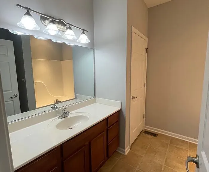 7920 Ellisville Ln — Photo 5