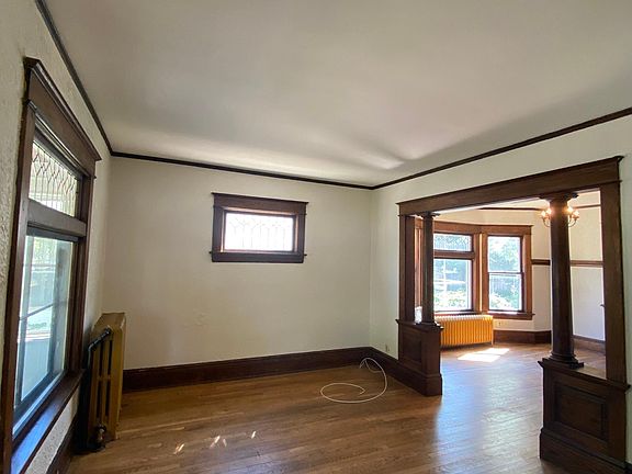 2nd image of 1716 Selby Ave